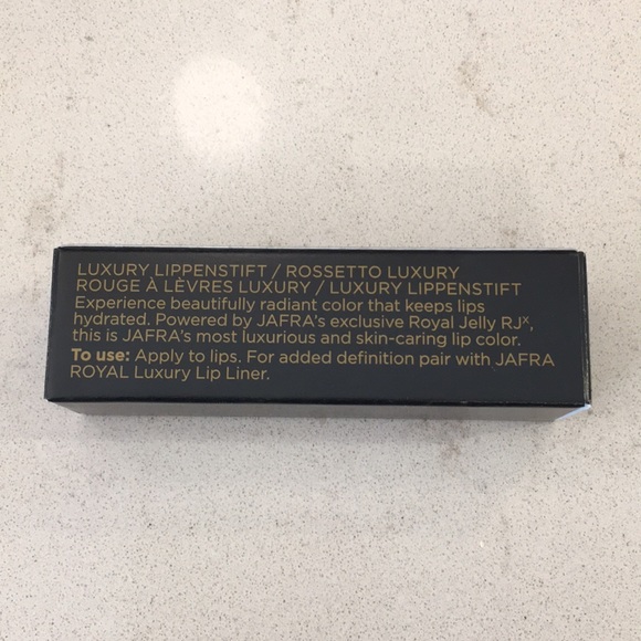 JAFRA Luxury Lipstick - Regal Rose - Picture 3 of 3